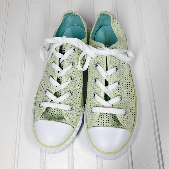 NEW Converse Chuck Taylor All Star Perforated JUNIOR shoe size 4 F41 - Picture 5 of 15